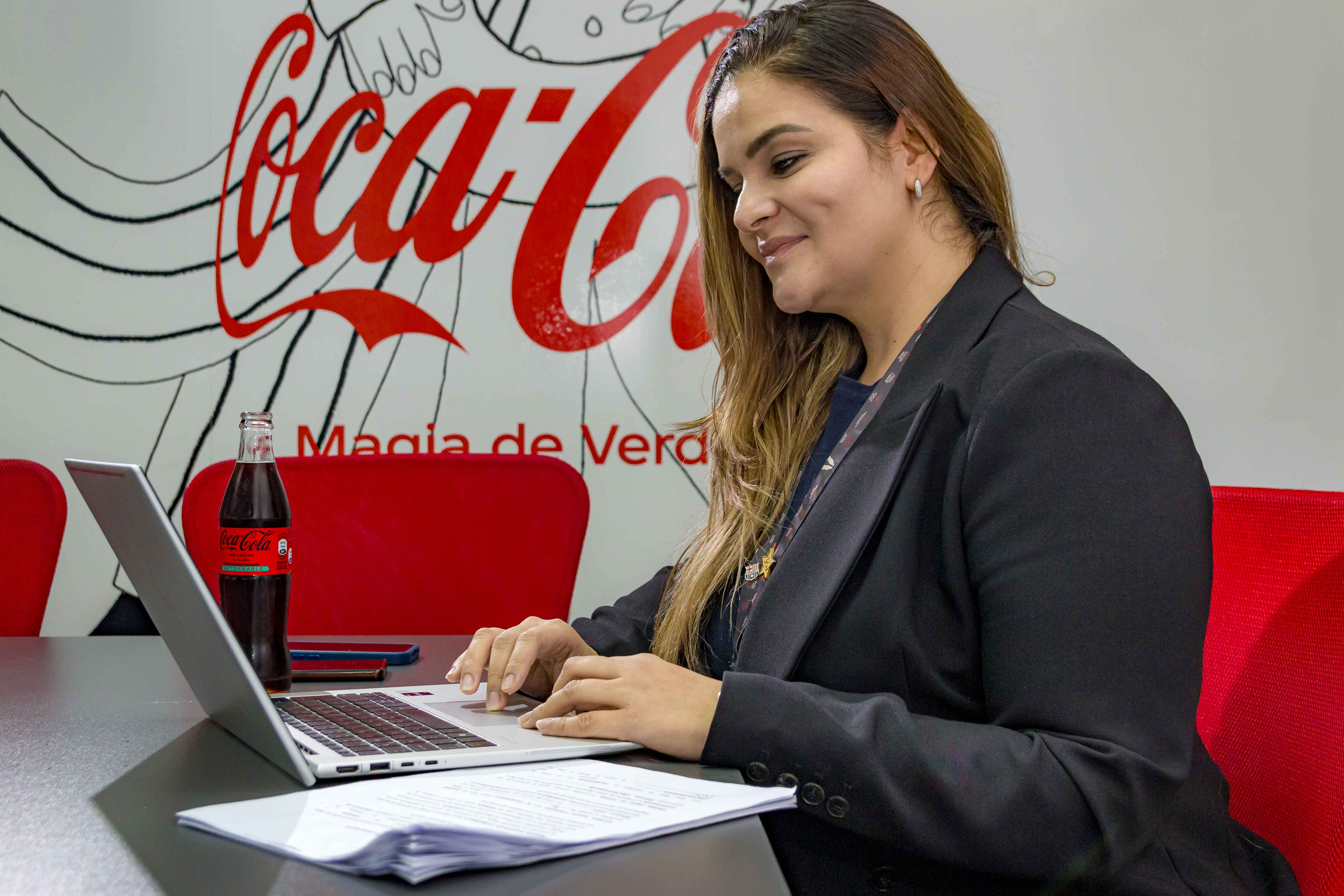 Coca-Cola FEMSA participa en feria de empleo Talent Costa Rica